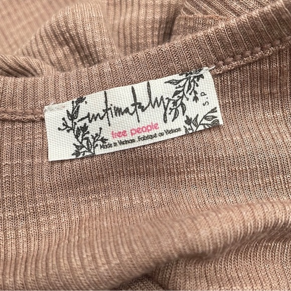 Free People NWT sleeveless ribbed soft and comfy loose fit Tank. - Picture 6 of 8